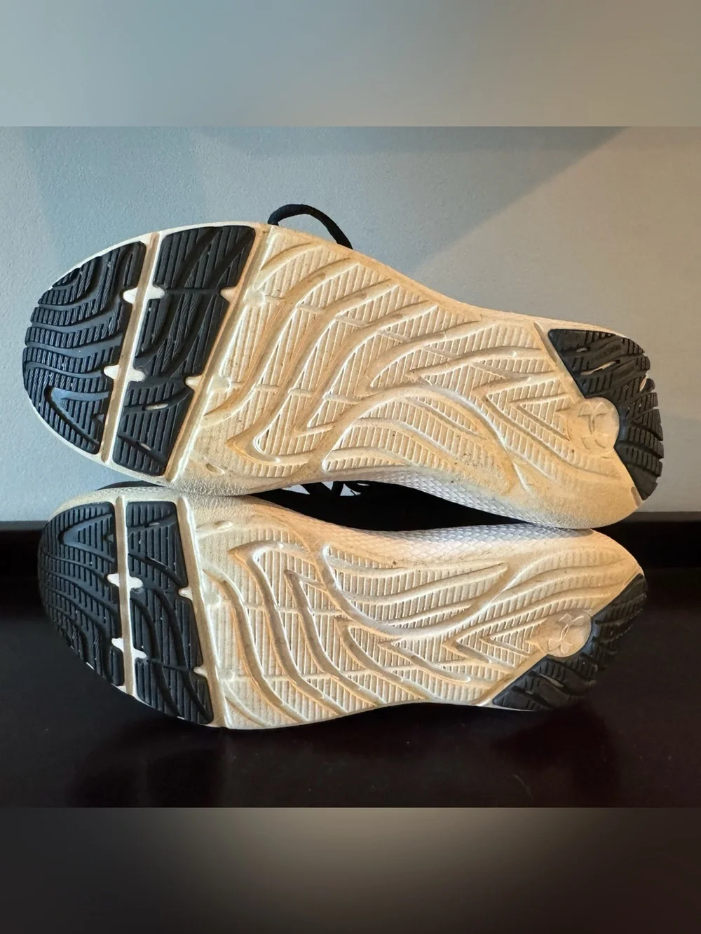 Youth 7 Under Armour Charged Pursuit Black sneakers